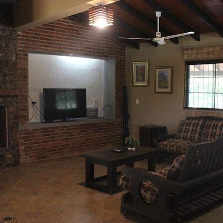 Posada San Miguel Paraguari Exteriör bild